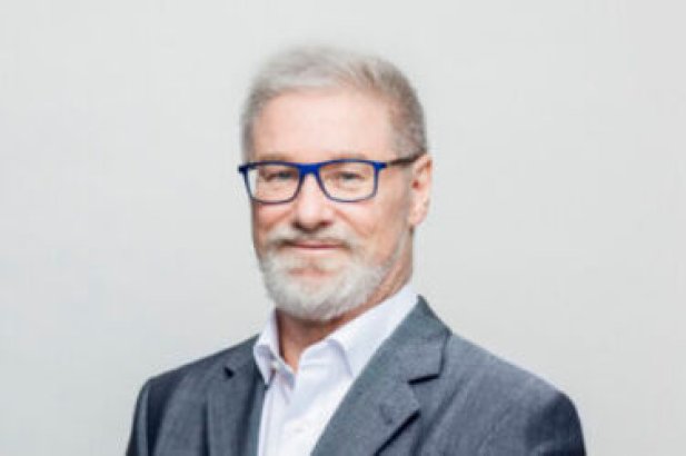 Professor Lars-Hendrik Röller